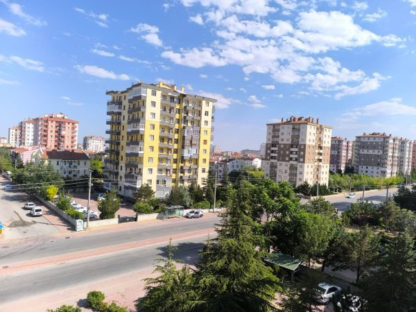 <font face="montserrat" size="5" color="#9a784c"> BOSNAHERSEK MAH OKULA YURUME MESAFESİ 1+1 ARAKAT SATILIK DAİRE  </font> (Kopya)